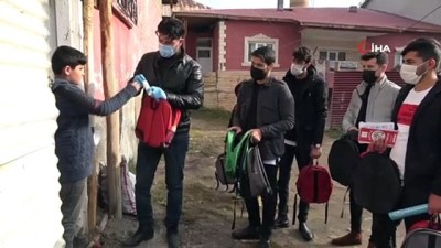 tekstil atolyesi -  Okula gidemeyen öğrenciler çantayla sevindirildi Videosu