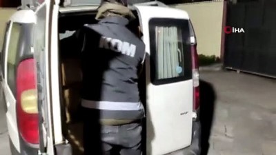 kacak icki -  Balıkesir'de kaçak içki operasyonu: 580 şişe kaçak içki ele geçirildi  Videosu