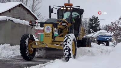 kar uyarisi -  Erzincan'da kar ve tipiden kapanan yollar açılıyor  Videosu