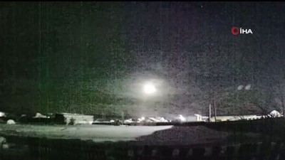 meteor yagmuru -  - Rusya'da meteor roket şeklinde düştü  Videosu