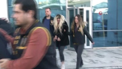 kiz arkadas -  Bursa'da arkadaşlarıyla bir olup sevgilisini gasp ettirdi  Videosu