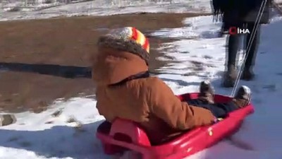 at ciftligi -  Vatandaşlar kar görmek için Dinek Dağı'na çıkıyor  Videosu