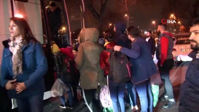 multeci -  İstanbul’daki mültecilerin Avrupa hareketliliği akşamda devam etti Videosu