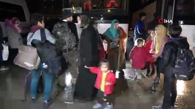 sinir kapisi -  Kırıkkale’deki mültecilerin Avrupa'ya geçmek için yola çıktı Videosu