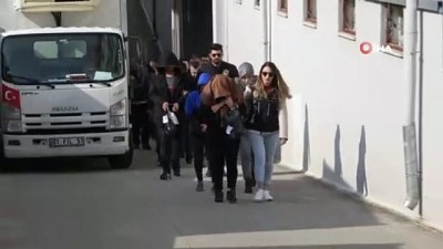 safak vakti -  Adana'da 19 torbacı adliyeye sevk edildi Videosu