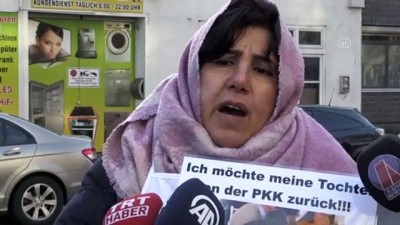 folklor - Almanya'da PKK tarafından kaçırılan genç kızın annesi eylem başlattı - BERLİN Videosu