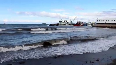 siddetli ruzgar - Ege'de şiddetli rüzgar hayatı olumsuz etkiliyor - İZMİR Videosu