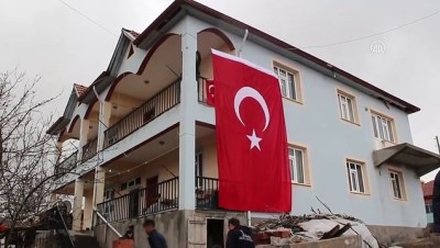 baba ocagi - İdlib'de şehit olan Uzman Çavuş Özdemir'in ailesine acı haber verildi - YOZGAT Videosu