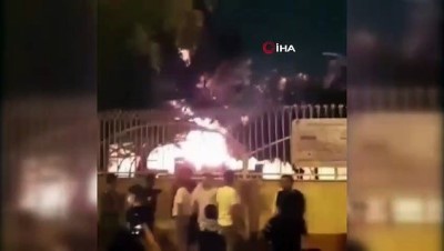 ofkeli kalabalik -  - İran’da korona hastalarının tutulduğu iddia edilen sağlık ocağı ateşe verildi Videosu