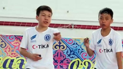 benzerlik - Kazakistan'da geleneksel aşık oyunu yaşatılıyor - NUR SULTAN Videosu