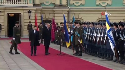 - Cumhurbaşkanı Erdoğan, Kiev’de resmi törenle karşılandı 