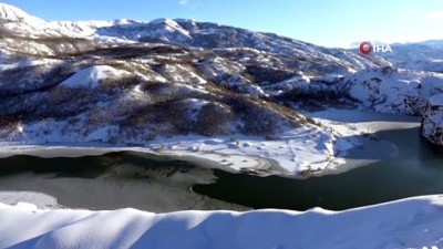  Muş’ta Murat Nehri kısmen dondu 