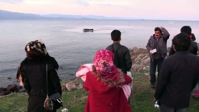 Denize açıldıkları lastik bot su alan düzensiz göçmenler kurtarıldı - ÇANAKKALE