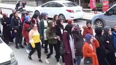 egitim fakultesi -  Motosiklet tutkunlarından konvoy, öğrencilerden şehitlere saygı yürüyüşü Videosu