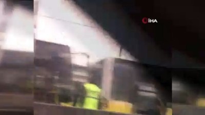 metrobus kazasi -  Haliç köprüsünde metrobüs kazası Videosu