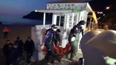 cenaze arabasi -  Bartın’da sahile erkek cesedi vurdu Videosu