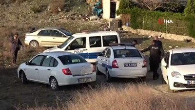 mustakil ev - Evine giren hırsızı bıçaklayarak öldürdü Videosu