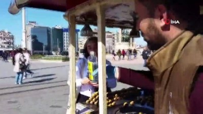  Esnaf kardeşlerden korona virüse karşı müşterilerine 'kolonya' ikramı