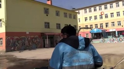  İpekyolu’nda bahar temizliği ve dezenfekte çalışması