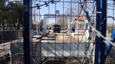  Yunanlılar, sınırın 100 metre gerisine yeni tel duvar inşa ediyor