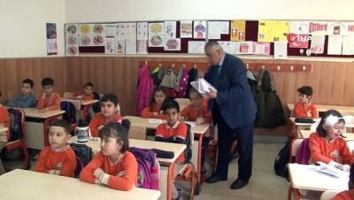 sinif ogretmeni -  Öğrencilerini bilinçlendirmek için 1 gecede ‘Korona virüs tatil kitabı’ bastı Videosu