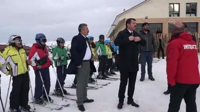 sempatik - Yıldız Dağı'nda öğrencilere kayak öğreten proje Türkiye'ye örnek oluyor - SİVAS Videosu