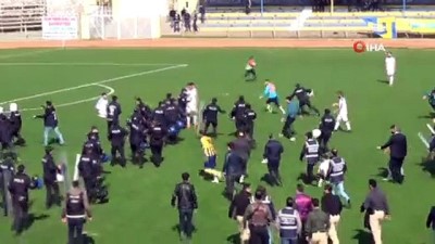 arbede -  Seyircisiz maçta olay çıktı Videosu