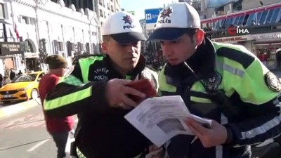  Taksim’de lüks aracının egzozundan susturucuyu çıkaran adama para cezası