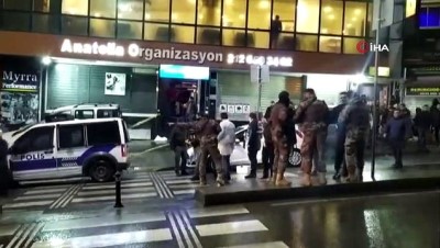 silahli baskin -  Sultangazi'de hareketli anlar... Elinde silahla mekanı bastı, 6 kişiyi yaraladı Videosu