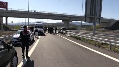 agir yarali - Bariyerle çarpan otomobildeki 3 kişi yaşamını yitirdi - MANİSA Videosu