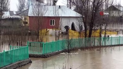 yagmur suyu -  Bir köy sel suları altında kaldı Videosu