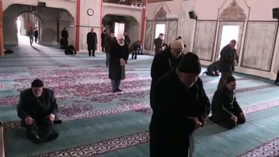 Camiye giden vatandaşlar namazı tek başına kıldı - YOZGAT