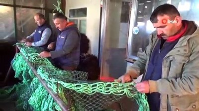 bismillah -  Koronadan etkilenen balıkçılar ağ tadilat mesaisine girdiler Videosu