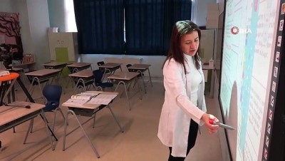  Öğretmenler uzaktan eğitim için kamera karşısına geçti