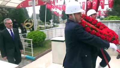 sehit ailesi - 18 Mart Şehitleri Anma Günü ve Çanakkale Deniz Zaferi'nin 105. yıl dönümü - KAHRAMANMARAŞ Videosu
