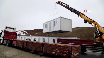  - Deprem bölgesine konteyner sevkiyatı