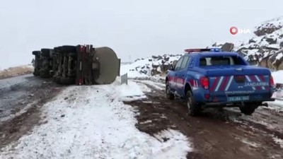 hava sicakliklari -  Gümrük kapısına giden kamyon yan yattı Videosu