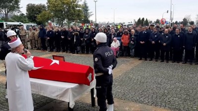  Kalp krizinden hayatını kaybeden Espiye Kaymakamı Baştürk memleketine törenle uğurlandı