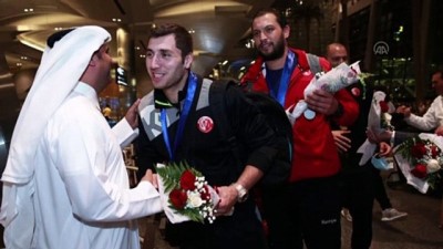 transfer donemi - Türk hentbolcu Katar'da takımıyla şampiyonluğa ulaştı - ANTALYA Videosu