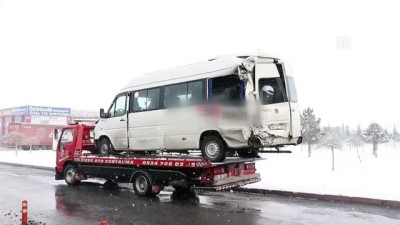 aydinlatma diregi - 6 aracın karıştığı zincirleme trafik kazası: 18 yaralı - KAYSERİ Videosu