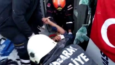 Diyaliz hastası taşıyan minibüs kaza yaptı: 2 yaralı - AKSARAY