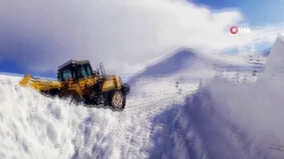  Doğu’da kar ve tipi köy yollarını ulaşıma kapattı