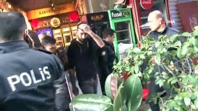  Karaköy'de güpegündüz gasp girişimi