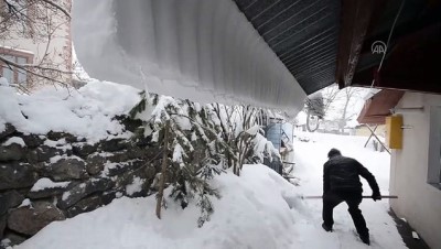 kar yiginlari - Kars'ta kar yağışı etkisini sürdürüyor Videosu