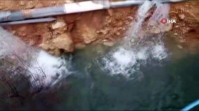 boru hatti -  11 köyü besleyen boru hattındaki arızanın giderilmesiyle 5 gün sonra suya kavuştular Videosu