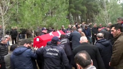 Bayrampaşa'daki yangında hayatını kaybeden itfaiye eri defnedildi - SİNOP