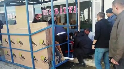 mobilya - Mobilya mağazasında dördüncü kattan düşen yük asansöründeki işçi yaralandı - BİLECİK Videosu