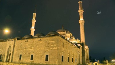 Koronavirüsün son bulması için Fatih Camii'nden dua sesi yükseldi - İSTANBUL