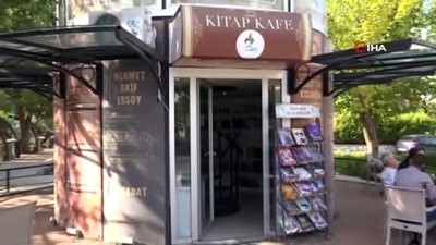  Pamukkale Belediyesi 65 yaş ve üstü vatandaşların evlerine kitap servisine başladı