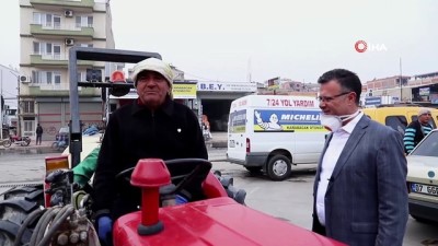  Belediyenin dezenfekte çalışmalarına vatandaşlar traktörleriyle destek verdi